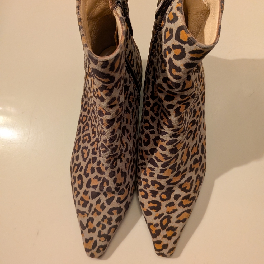 Uber Chic Diane B Milano Leopard Print Ankle Boots | EUR 36